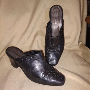 10 western Cowgirl Mules Clogs Heels Eyelet Cutout Daisy Design